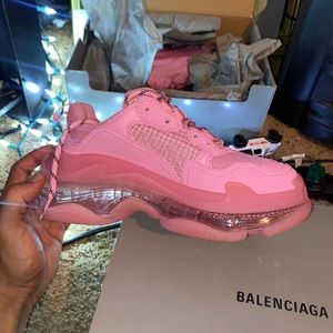 I’m selling a pink pair of baleciaga fairly new been wore maybe 3